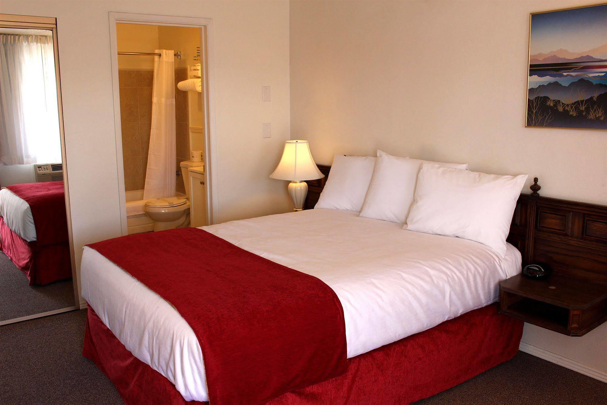 מדפורד Sovana Inn מראה חיצוני תמונה